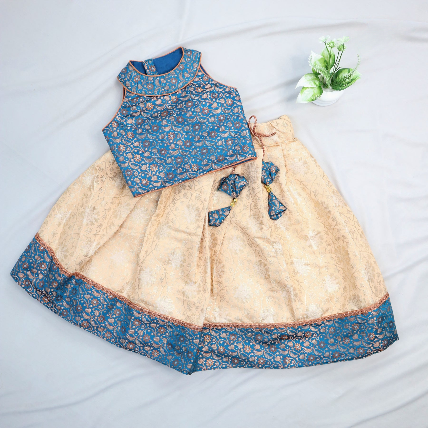 Elegant Jacquard Traditional Pavadai Sattai
